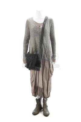 Lot # 1 - Divergent (2014): Beatrice "Tris" Prior's Faction Aptitude Test Costume