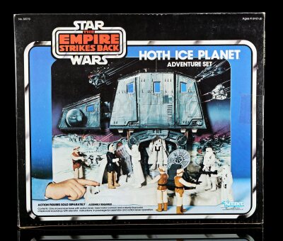 Lot # 27: Hoth Ice Planet Adventure Set - Sealed [Kazanjian Collection]