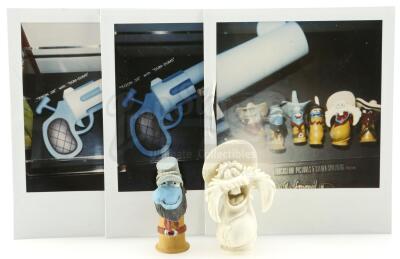 Lot #857 - WHO FRAMED ROGER RABBIT (1988) - Dum-Dum Bullet Crew Gifts and Polaroids