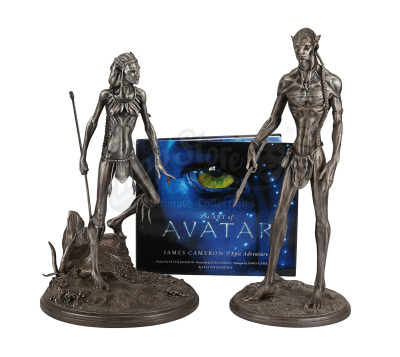 Lot #443 - AVATAR (2009) - Limited-Edition Crew Statues with Sigourney Weaver-autographed Art Book