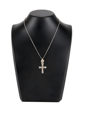 Lot #820 - PROMETHEUS (2012) - Dr. Elizabeth Shaw's (Noomi Rapace) Crucifix Necklace