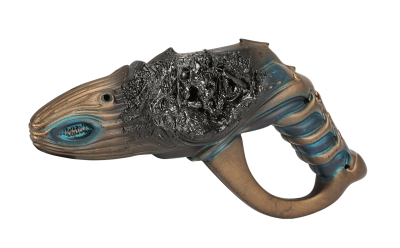 Lot #1021 - STARGATE: ATLANTIS (TV SERIES, 2004-2009) - Battle-damaged Wraith Stunner Pistol