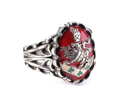 Lot #1073 - THE TWILIGHT SAGA: NEW MOON (2009) - Bella Swan's Cullen Crest Ring